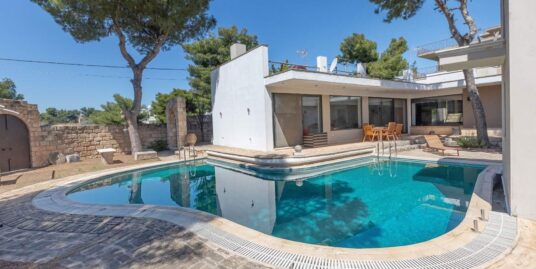 ΠΩΛΕΙΤΑΙ στο Δήλεσι – Μονοκατοικία 380τμ