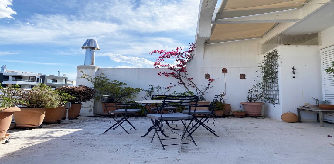 15. Upstairs terrace